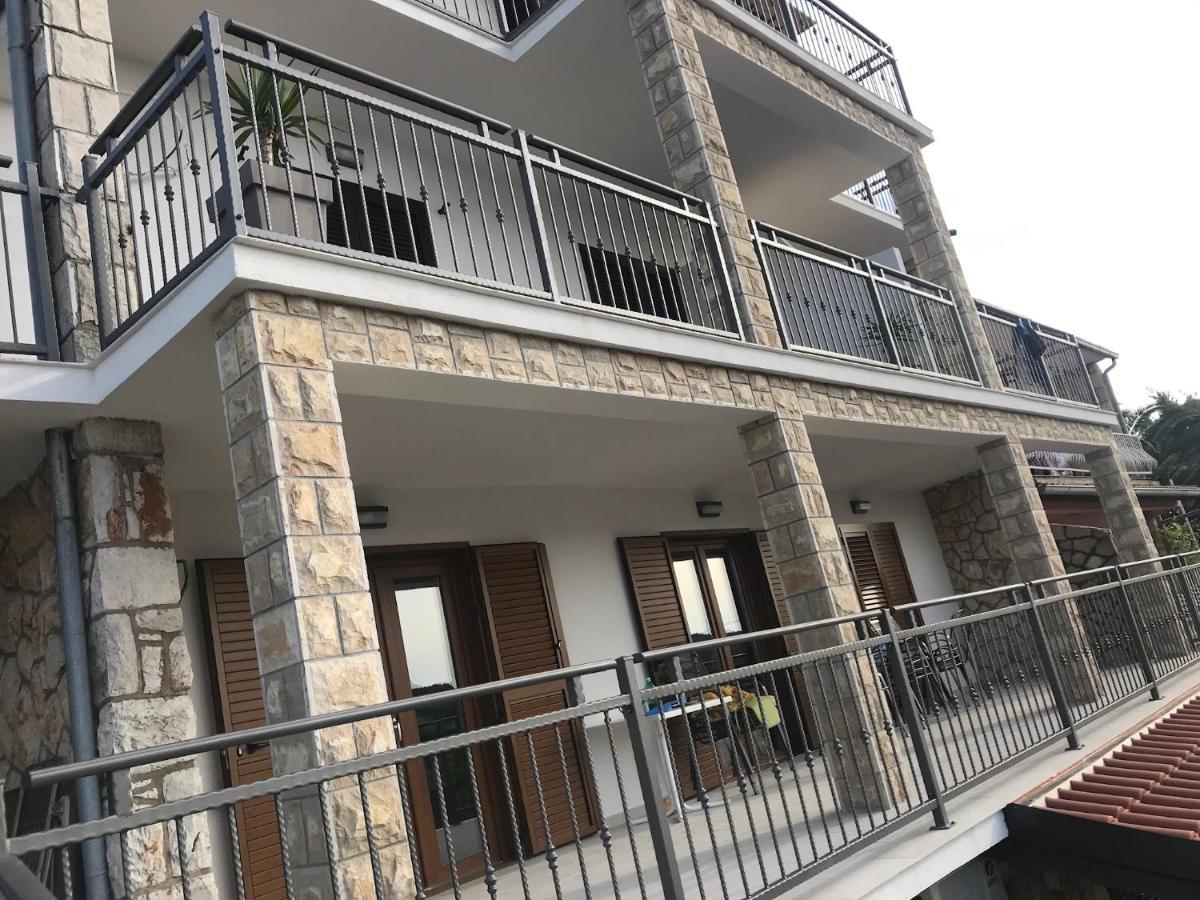 Apartments Vinka Jelsa  Eksteriør billede